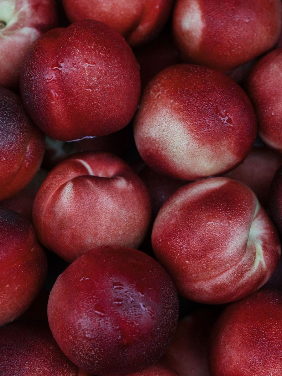 Pesche noci appena raccolte
